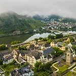 Hotel Schloss-hotel Petry 4*