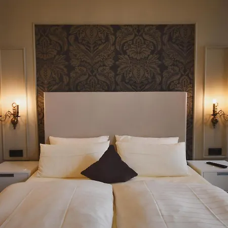 ホテル Schloss-hotel Petry 4*