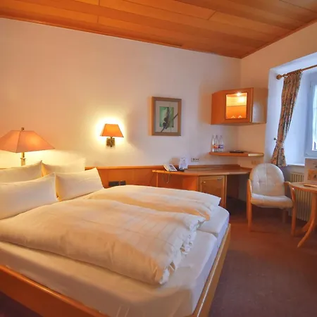 מלון Schloss-hotel Petry טריס-קארדן