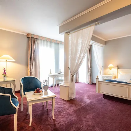 Schloss-hotel Petry 4*