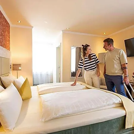 Hotel Schloss-hotel Petry 4*