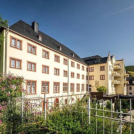 Schloss-hotel Petry Hotel 4*