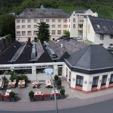 Schloss-hotel Petry Hotel 4*