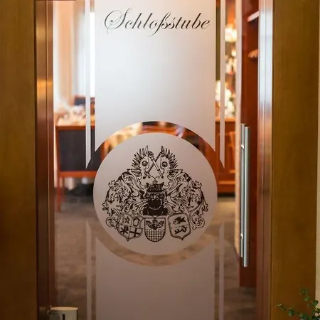 Schloss-hotel Petry מלון