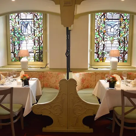 Schloss-hotel Petry מלון 4*