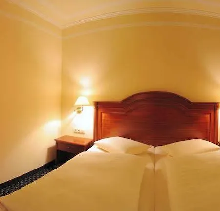 מלון Schloss-hotel Petry טריס-קארדן