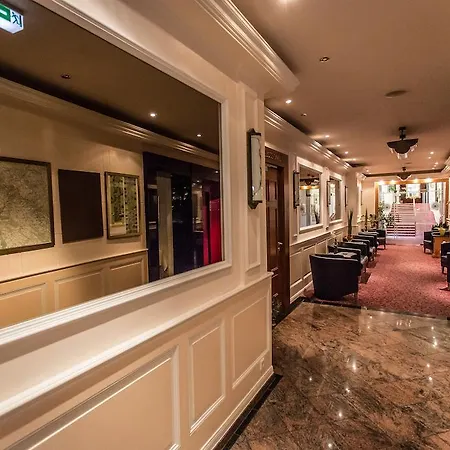 Hotel Schloss-hotel Petry 4*