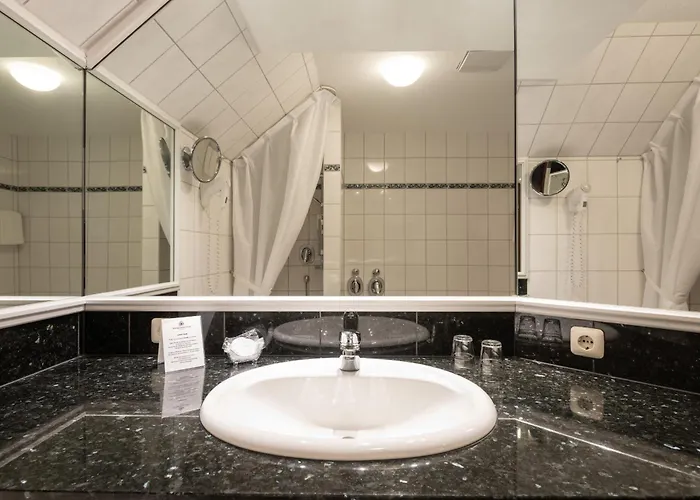 Schloß-hotel Petry 4*