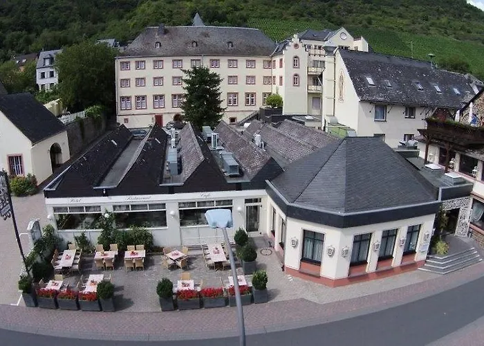 Schloss-hotel Petry Hotel 4*