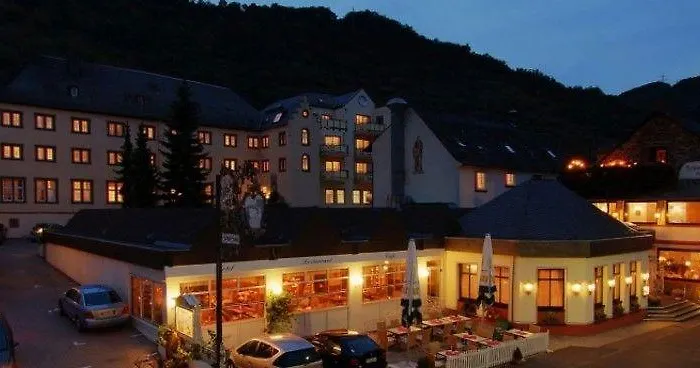 Schloß-hotel Petry Hotel 4*